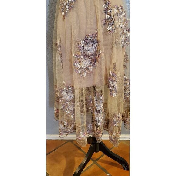 Dress the Population Juliana Floral Embroidered 2-Piece Set‎ Top & Skirt - Picture 13 of 16